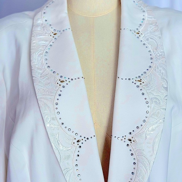 BEU Marc International Blazer with Intricate Beading and Notched Lapels (861) - Picture 9 of 15